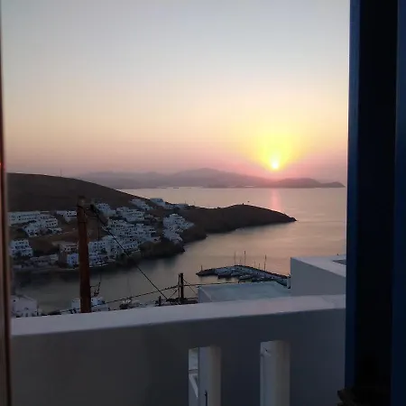 Ferienwohnung Θέαστρον - Theastron House With Great View In Chora Pera Gyalos Exterior foto